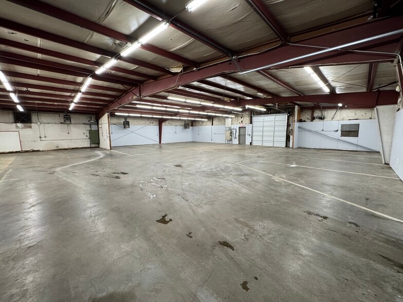 More Photos Of 6547 E Skelly Dr, Tulsa Unknown For Lease