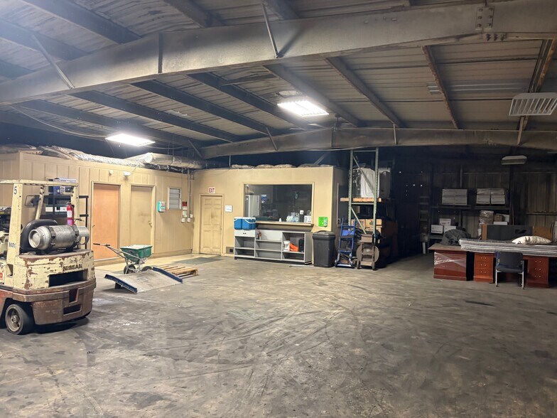 More Photos Of 2517 Nabors Rd SW, Birmingham Truck Terminal For Lease