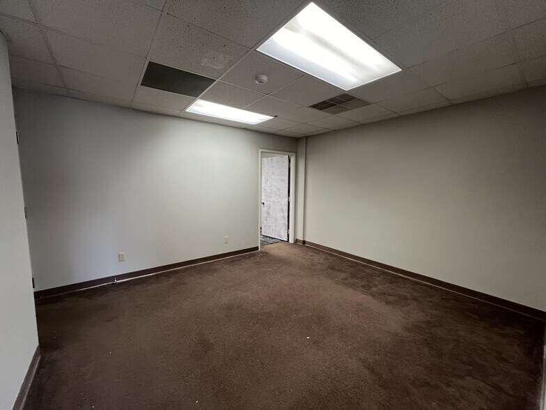 More Photos Of 427 E Monroe St, Springfield Office For Sale