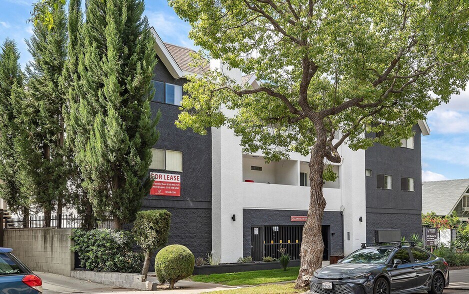 More Photos Of 420 W Windsor Rd, Glendale Apartments For Sale