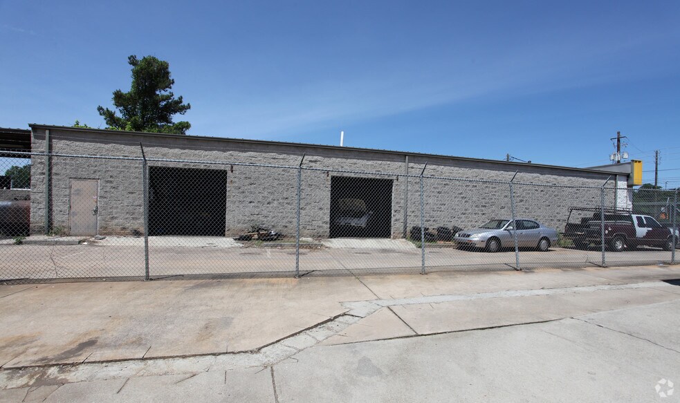 More Photos Of 4050 Lawrenceville Hwy NW, Lilburn Auto Repair For Sale