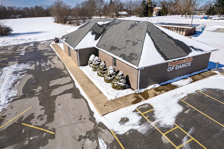 More Photos Of 1366 S Wabash St, Wabash Office For Sale