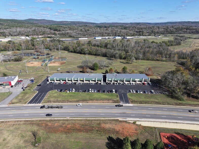 More Photos Of 230 Highway 65 N, Clinton General Retail For Sale