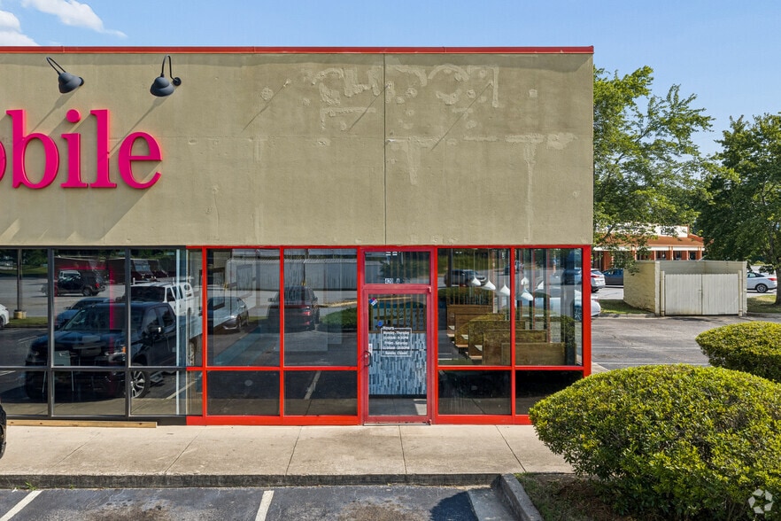 More Photos Of 420 Walmart Way, Dahlonega Storefront For Lease