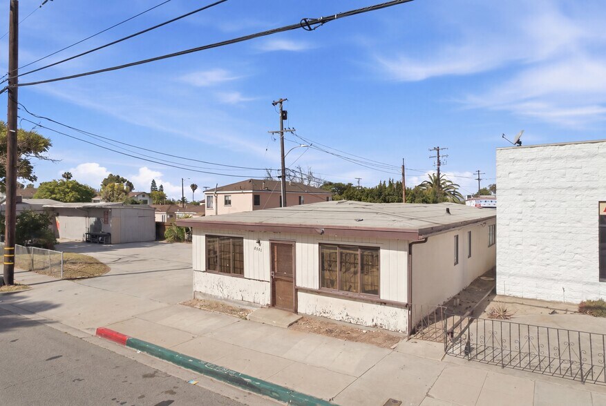 More Photos Of 2581 California Ave, Signal Hill Office For Sale