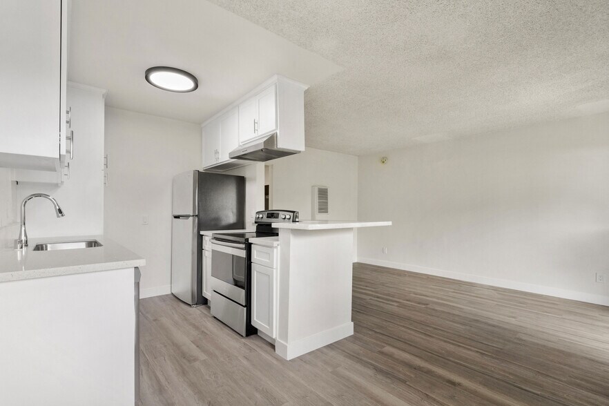 More Photos Of 200 S Avenue 59, Los Angeles Apartments For Sale