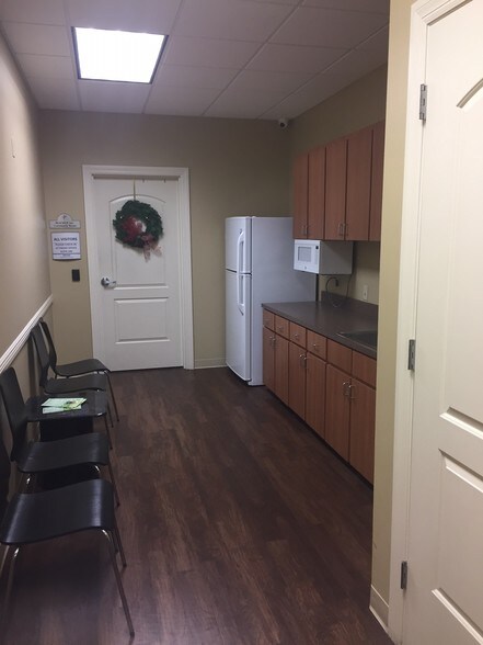 More Photos Of 2902 N Armenia Ave, Tampa Office For Lease