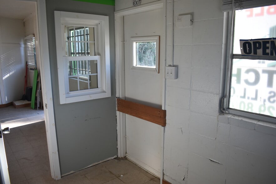 More Photos Of 1484 Broad St, Augusta Freestanding For Sale