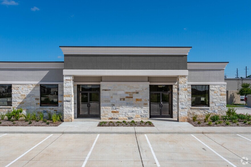 More Photos Of 3129 Kingsley Dr, Pearland Medical For Lease