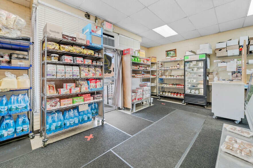 More Photos Of 5543 State Rd, Parma Freestanding For Sale