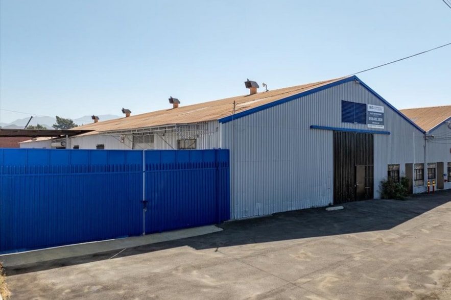 Primary Photo Of 8428 San Fernando Rd, Sun Valley Warehouse For Lease