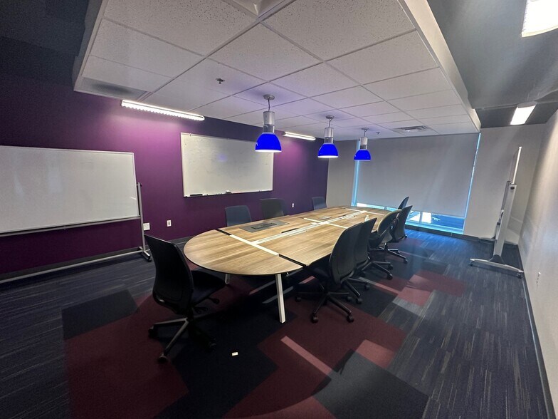 More Photos Of 200 Lexington Green Cir, Lexington General Retail For Lease