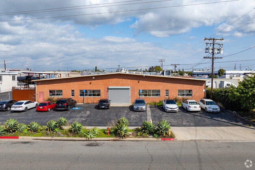 More Photos Of 18020 S Broadway, Gardena Warehouse For Lease