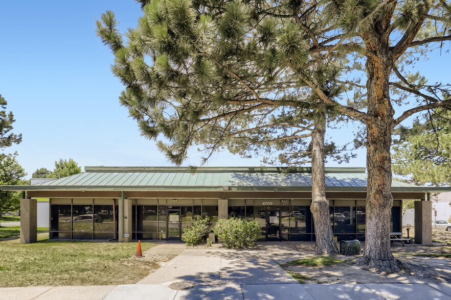 More Photos Of 4705 Oakland St, Denver Manufacturing For Sale