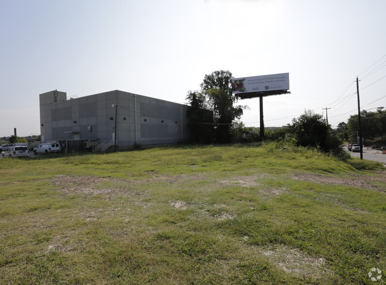 More Photos Of 900 N College St, Charlotte Land For Sale