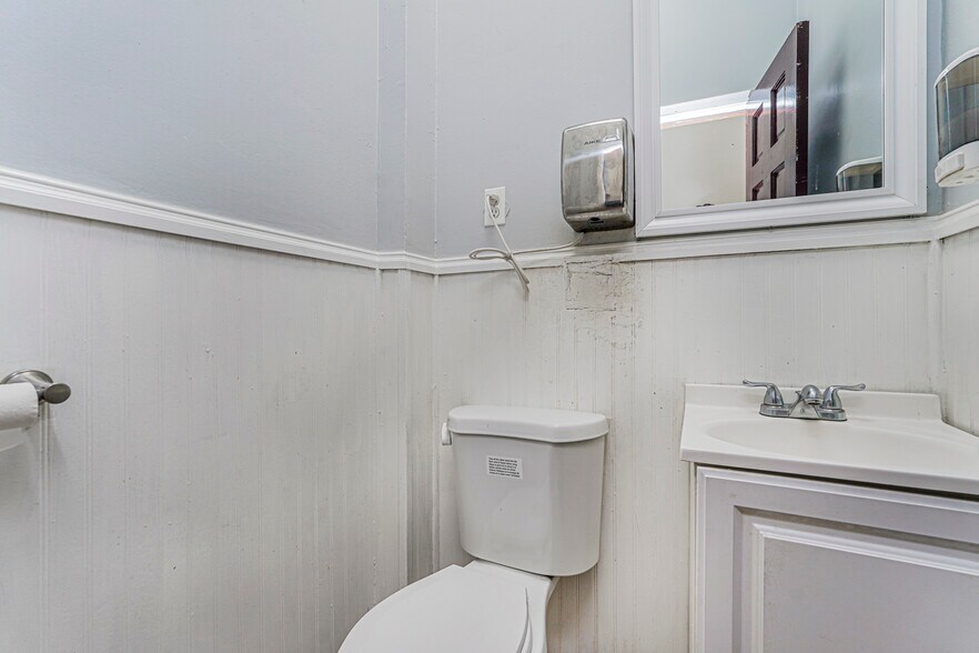 More Photos Of , Freeport General Retail For Sale