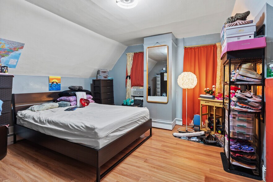 More Photos Of 350 E 193rd St, Bronx Apartments For Sale
