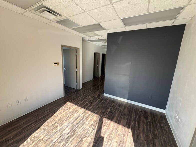 More Photos Of 7140 Regal Ln, Knoxville Warehouse For Lease