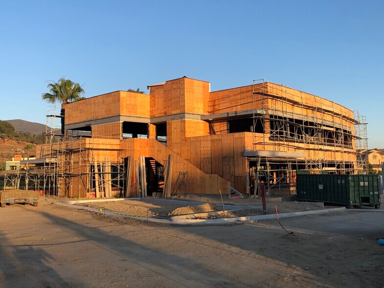 More Photos Of 2794 Pronio Cir, Corona Unknown For Lease