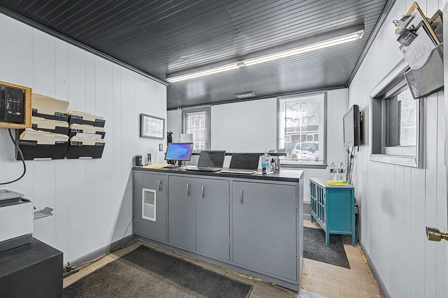 More Photos Of 298 Village St, Medway Warehouse For Sale