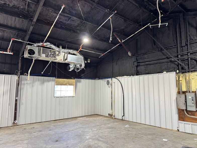 More Photos Of 3003 N Oklahoma Ave, Oklahoma City Industrial For Lease