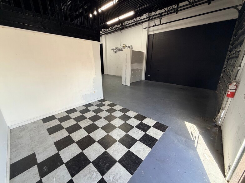 More Photos Of 6102 E Adamo Dr, Tampa Auto Dealership For Lease