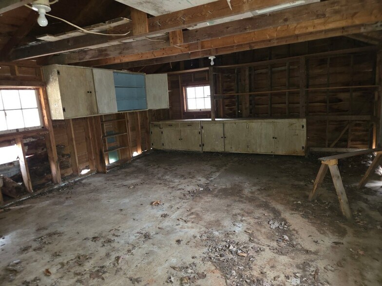 More Photos Of 934 Commander Dr, Roanoke Specialty For Sale