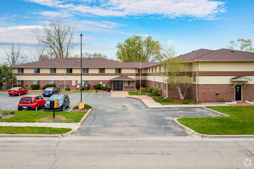 More Photos Of 917 E Milwaukee St, Whitewater Hotel For Sale