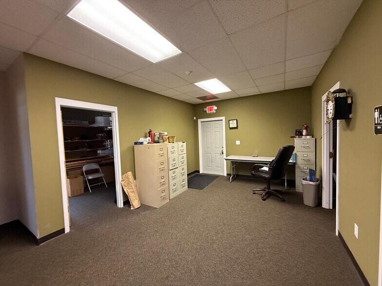 More Photos Of 99 Grove Park Ln, Woodstock Loft Creative Space For Sale