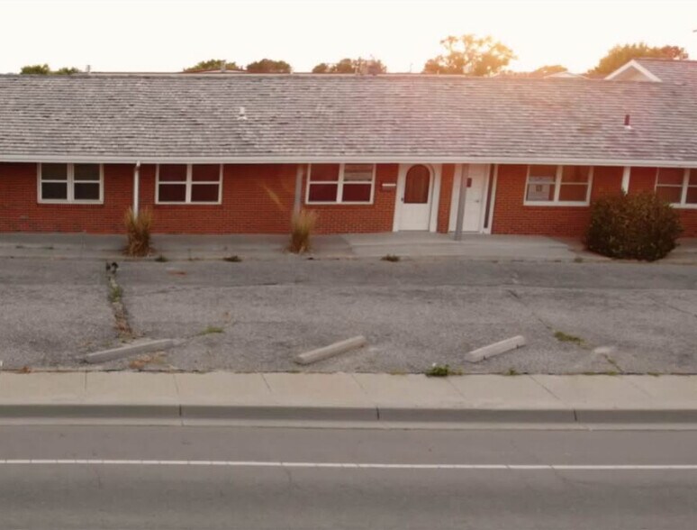 Primary Photo Of 3003 Hall St, Hays Medical For Sale