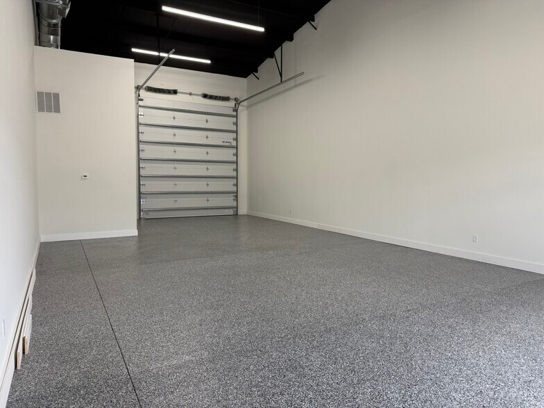 More Photos Of 45 Wilbur Dr, Saint Augustine Showroom For Lease