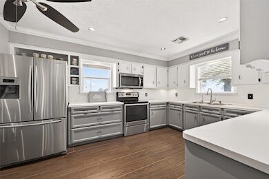 More Photos Of 10550 Brinkmeyer Rd, Needville Flex For Sale