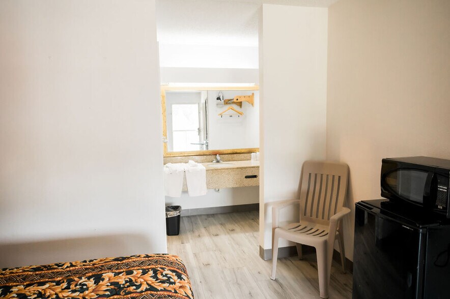 More Photos Of 337 Devereaux Dr, Natchez Hotel For Sale