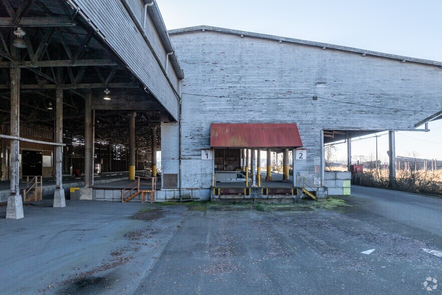 More Photos Of 1050 United Blvd, Coquitlam Land For Lease