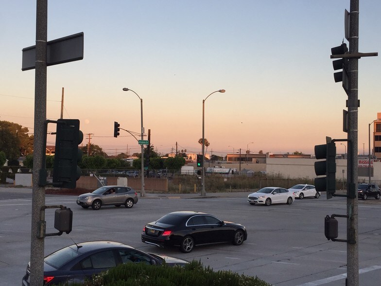 More Photos Of 240 N Altadena Dr, Pasadena Land For Sale