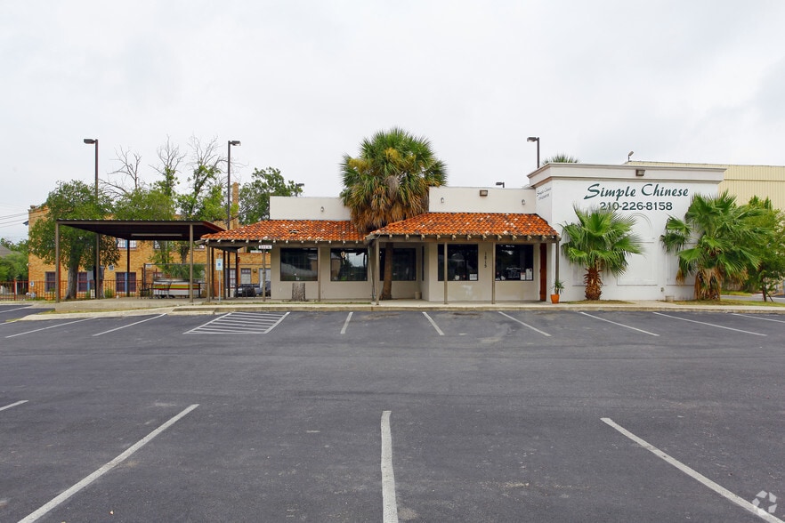 More Photos Of 1815 N New Braunfels Ave, San Antonio Restaurant For Lease