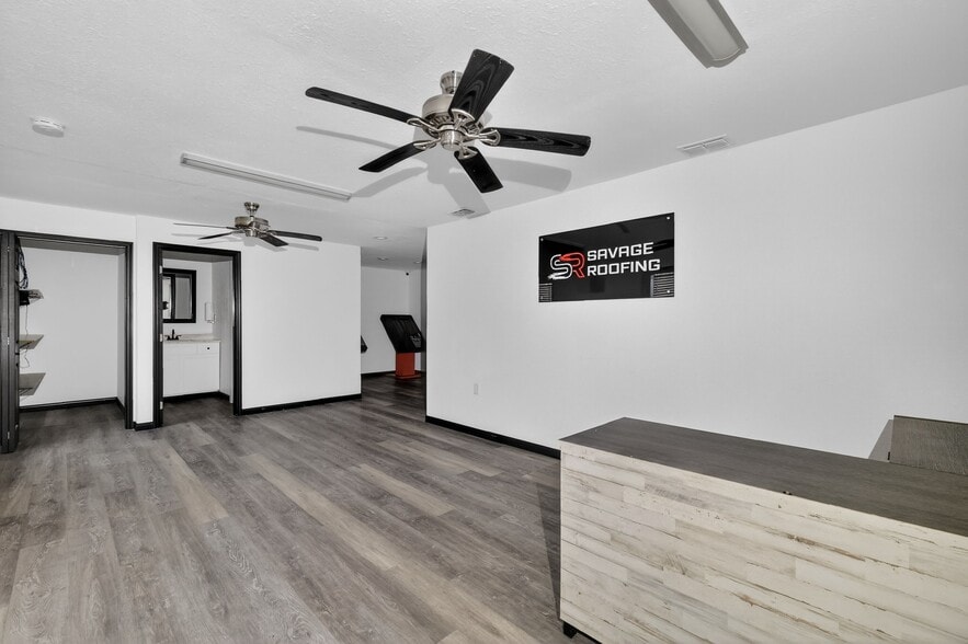 More Photos Of 1130 E North Blvd, Leesburg Freestanding For Lease