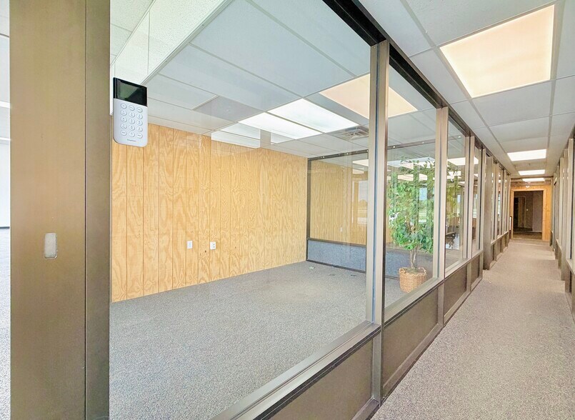 More Photos Of 3601 N Van Buren Byp, Enid Freestanding For Lease