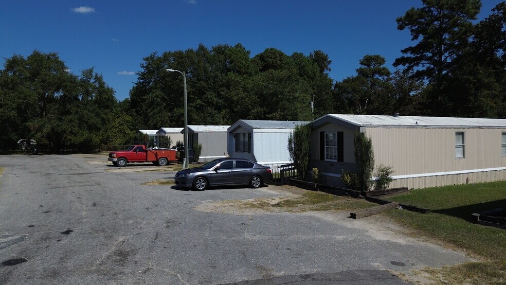 More Photos Of 5602 Hardwick Ln, Fayetteville Manufactured Housing Mobile Home Park For Sale