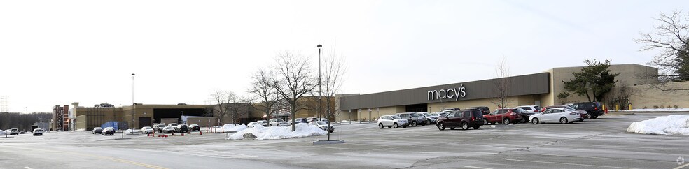 More Photos Of 600-650 Lee Blvd, Yorktown Heights Restaurant For Sale