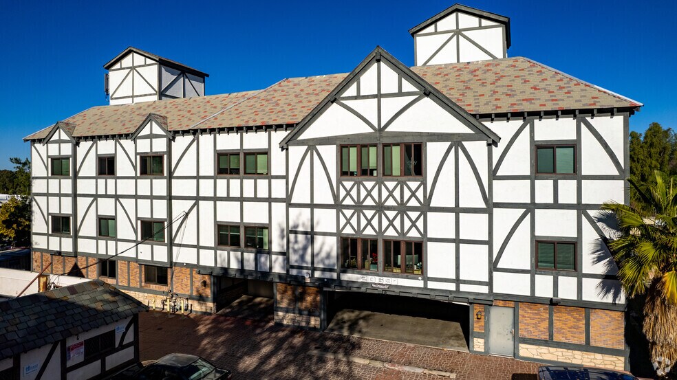 More Photos Of 20631 Ventura Blvd, Woodland Hills Office For Lease