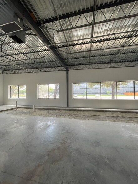 More Photos Of 11321 Fallbrook Dr, Houston Medical For Lease