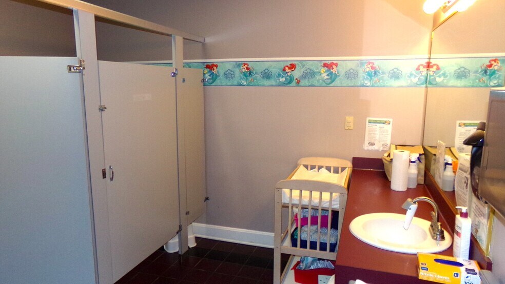 More Photos Of 2185 Highway 127 S, Owenton Office For Sale