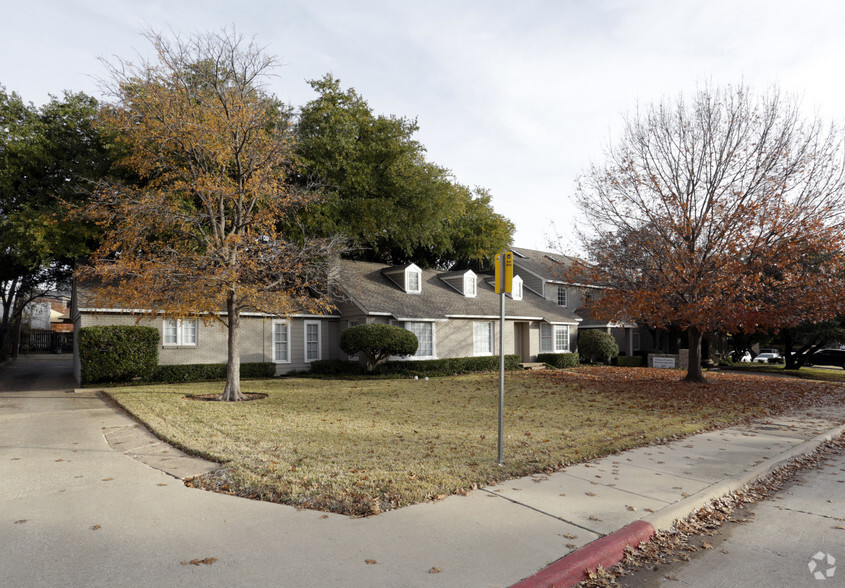 Primary Photo Of 5447 Glen Lakes Dr, Dallas Office For Sale