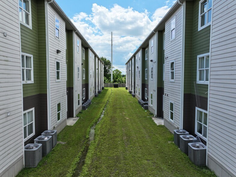 More Photos Of 702 Santee St, Prairie View Apartments For Sale