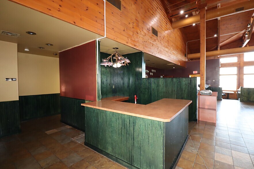 More Photos Of 30580 Hwy 2, Ashland General Retail For Lease