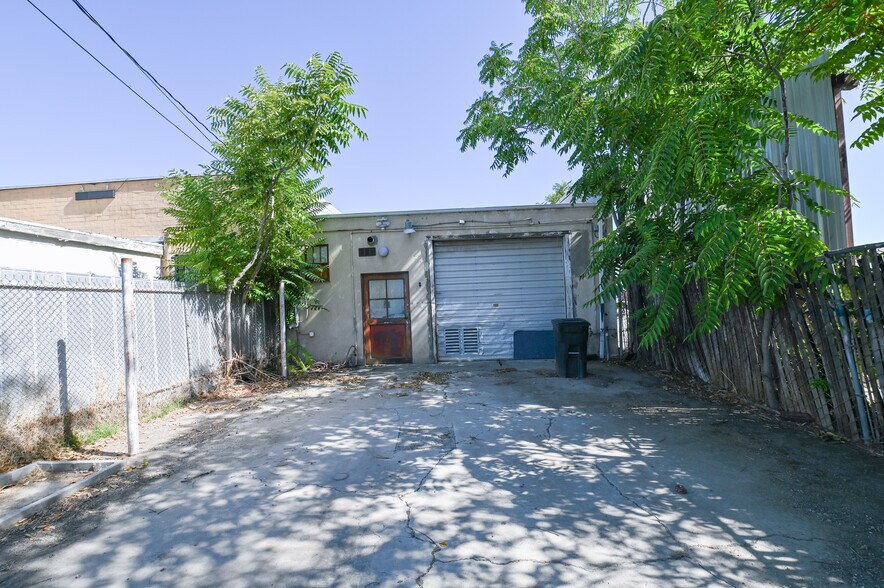 More Photos Of 525 E 18th St, Bakersfield Warehouse For Sale