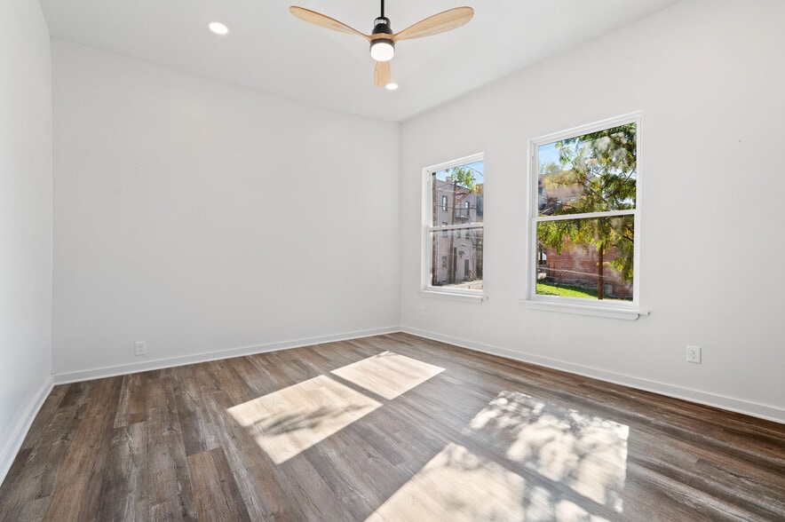 More Photos Of 200-208 E Eighth Ave, Munhall Freestanding For Sale