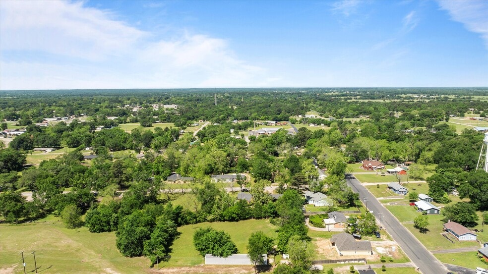 More Photos Of 314 E Pennsylvania Ave, Van General Retail For Sale