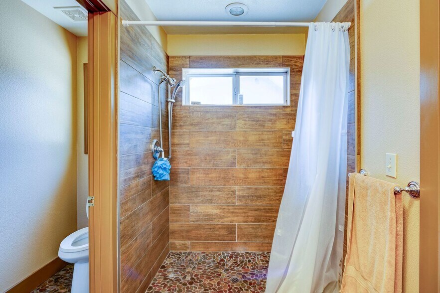 More Photos Of 3836 HWY 49 S, Mariposa Light Manufacturing For Sale